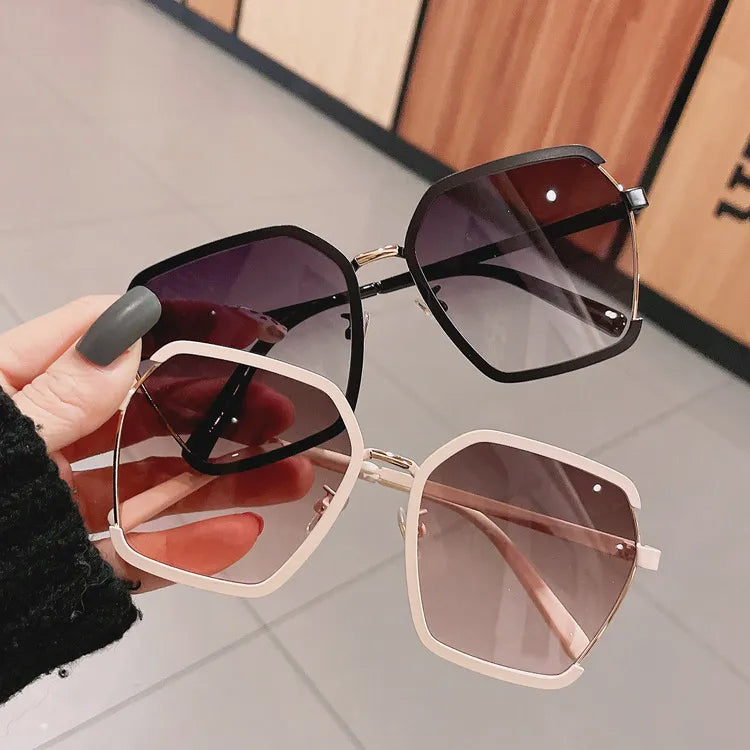 Women's new flat top gray UV protected sunglasses