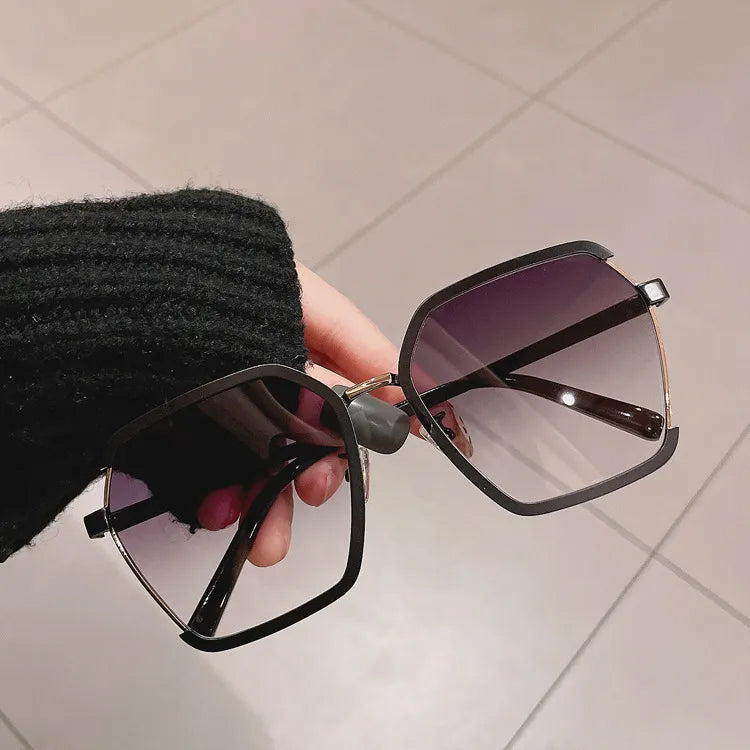 Women's new flat top gray UV protected sunglasses